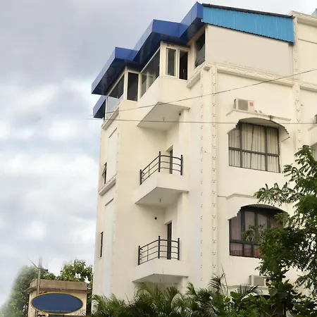 Oyo Premium Banjara Hills Road No 12 Hotel